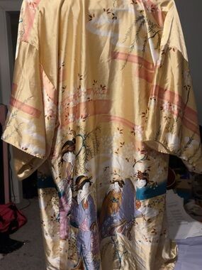 Beautiful Kimono (fits up to 1x) designed in Japan